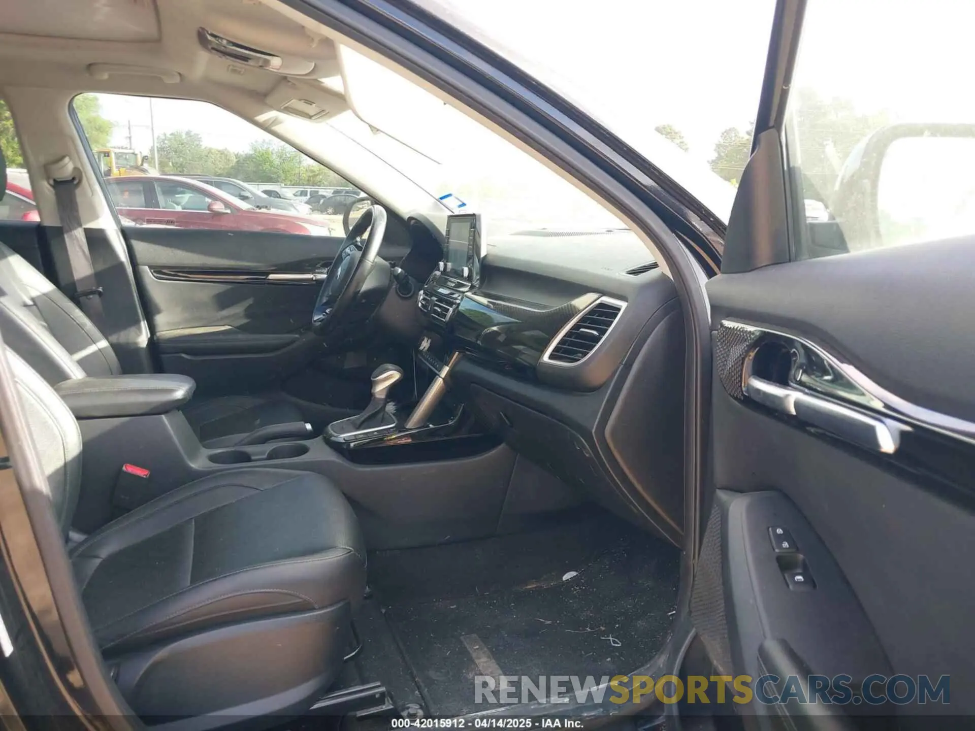 5 Photograph of a damaged car KNDERCAAXM7228380 KIA SELTOS 2021