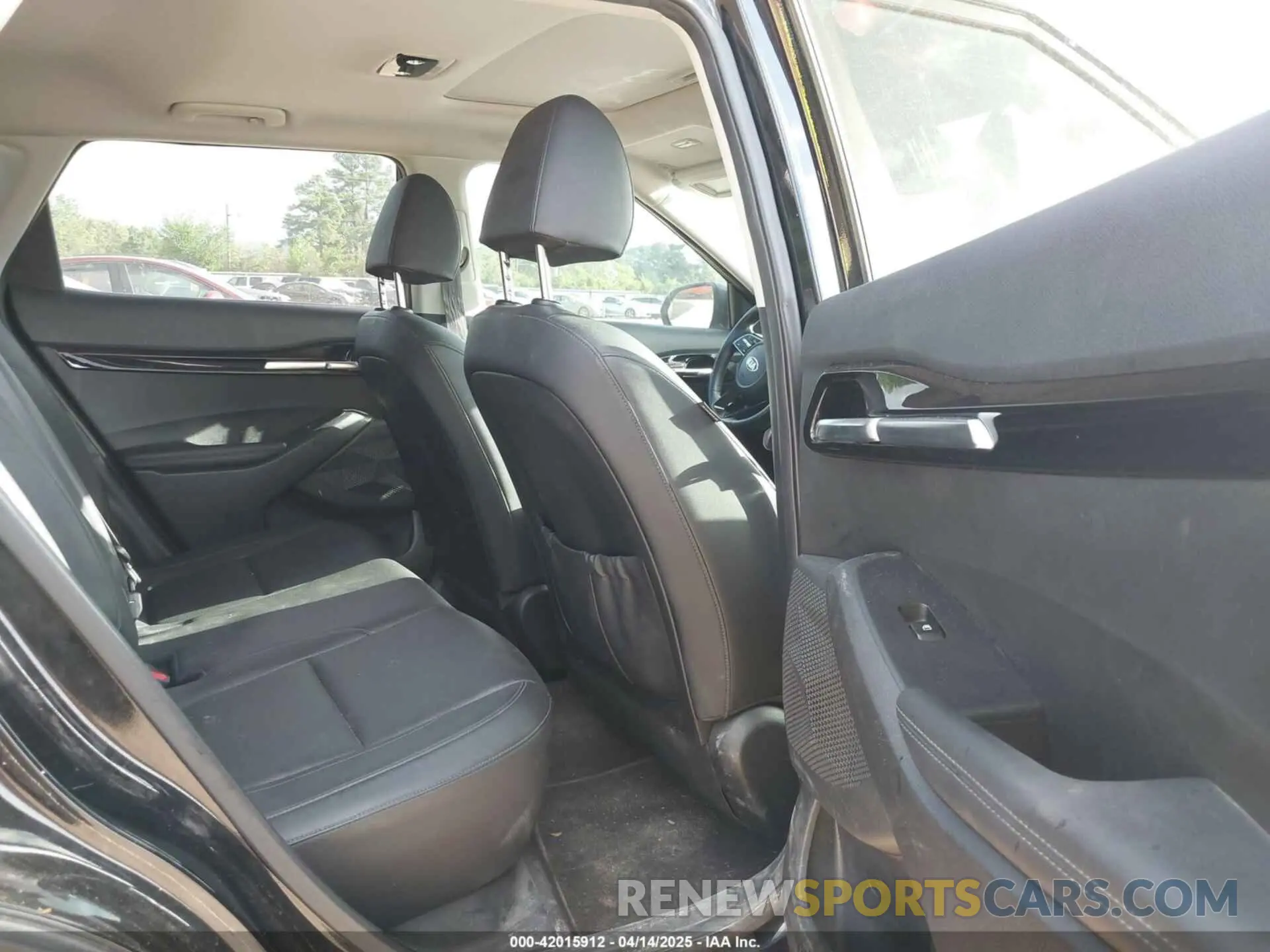 8 Photograph of a damaged car KNDERCAAXM7228380 KIA SELTOS 2021