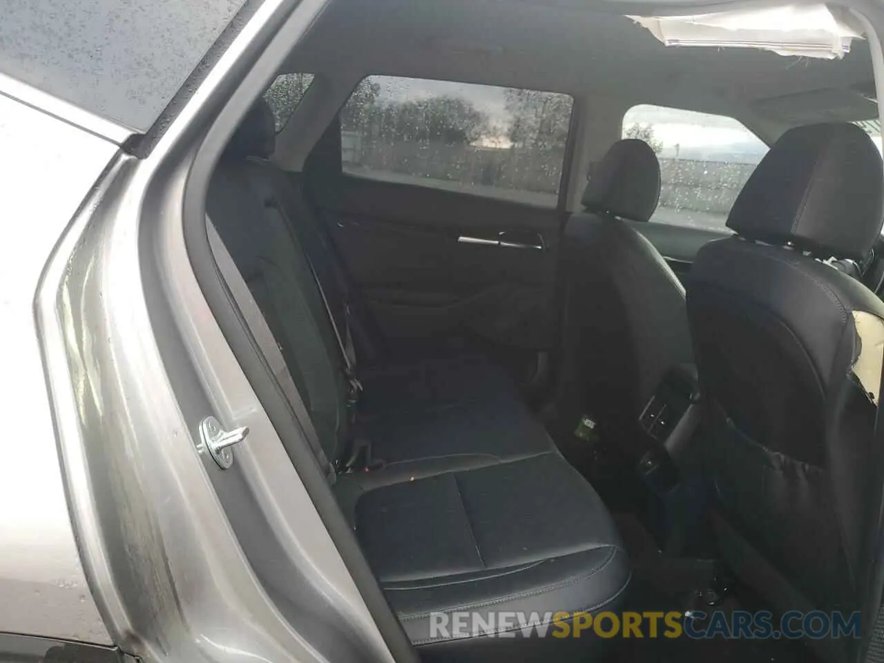 12 Photograph of a damaged car KNDETCA20M7128637 KIA SELTOS 2021