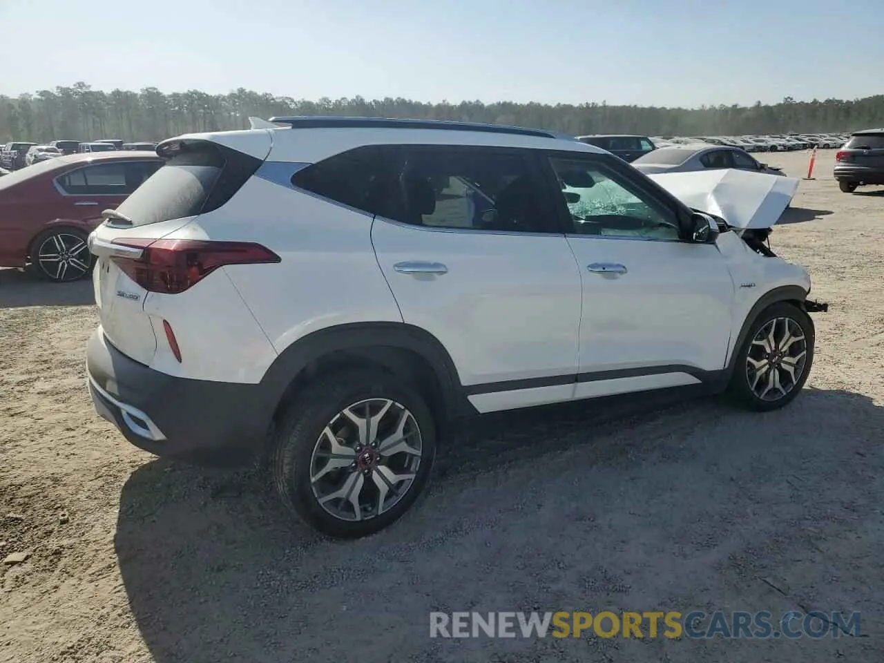 3 Photograph of a damaged car KNDETCA20M7140125 KIA SELTOS 2021