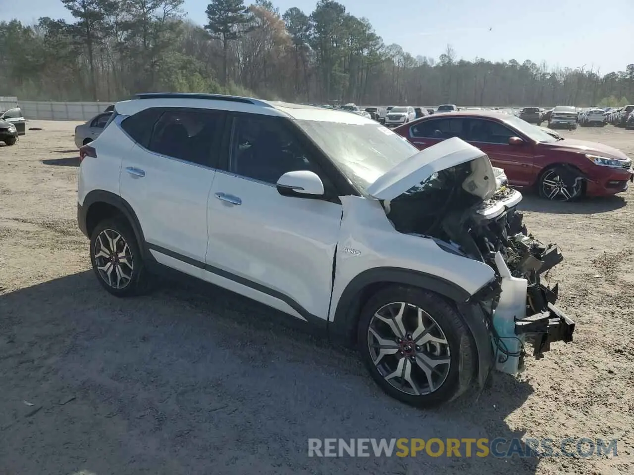 4 Photograph of a damaged car KNDETCA20M7140125 KIA SELTOS 2021