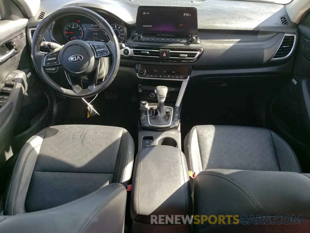 8 Photograph of a damaged car KNDETCA20M7204874 KIA SELTOS 2021