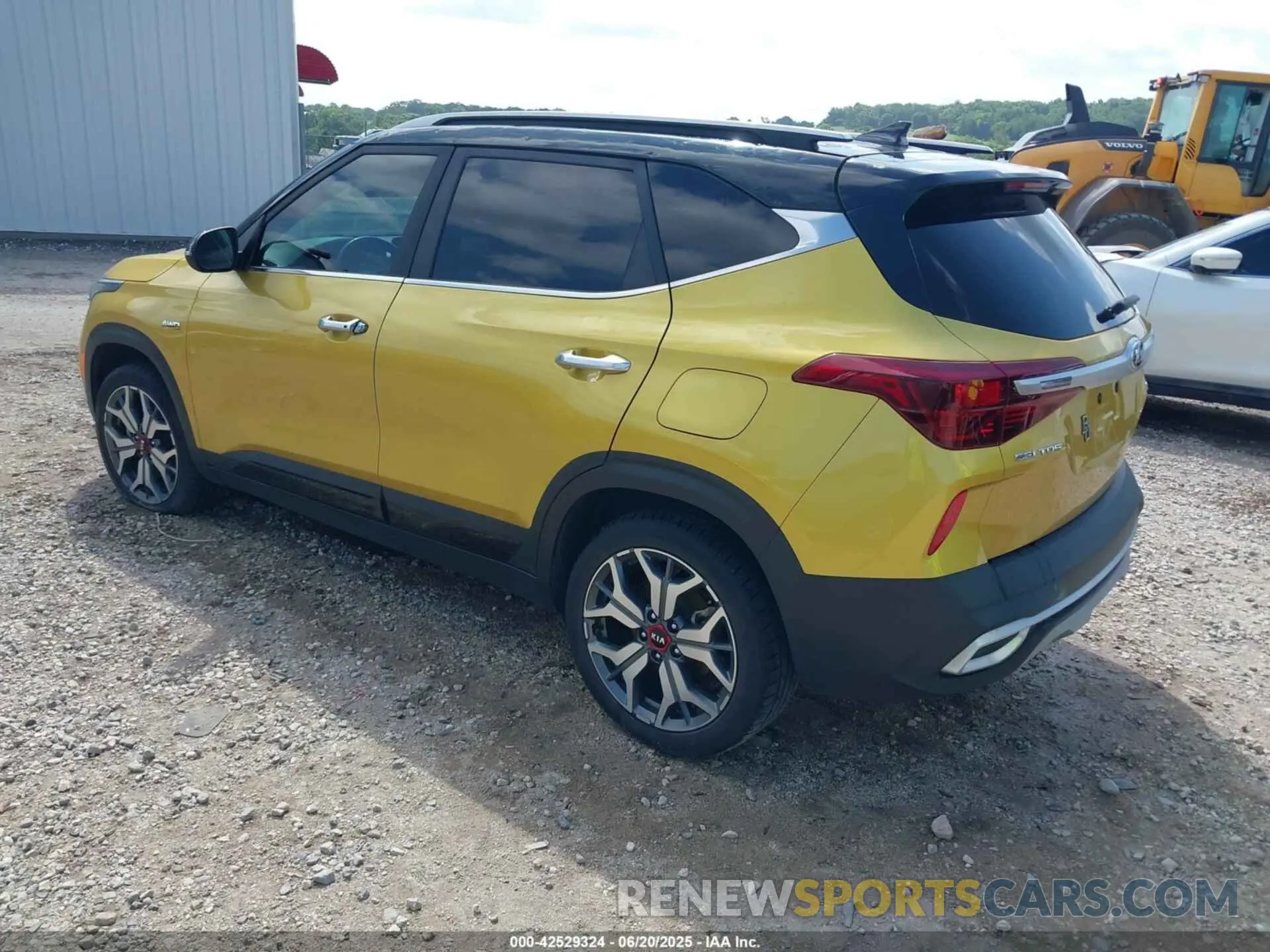 3 Photograph of a damaged car KNDETCA21M7060350 KIA SELTOS 2021