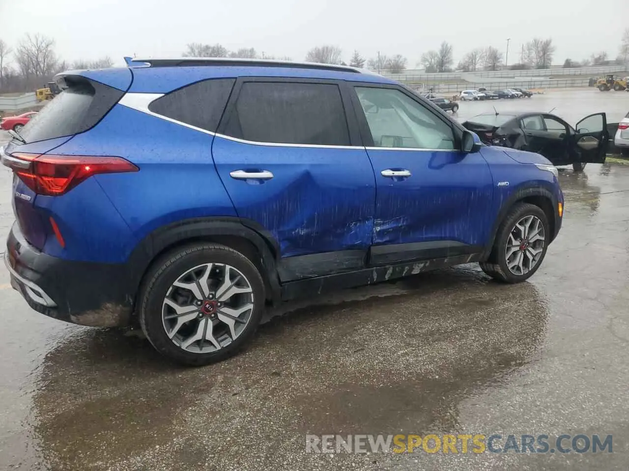 3 Photograph of a damaged car KNDETCA21M7111314 KIA SELTOS 2021