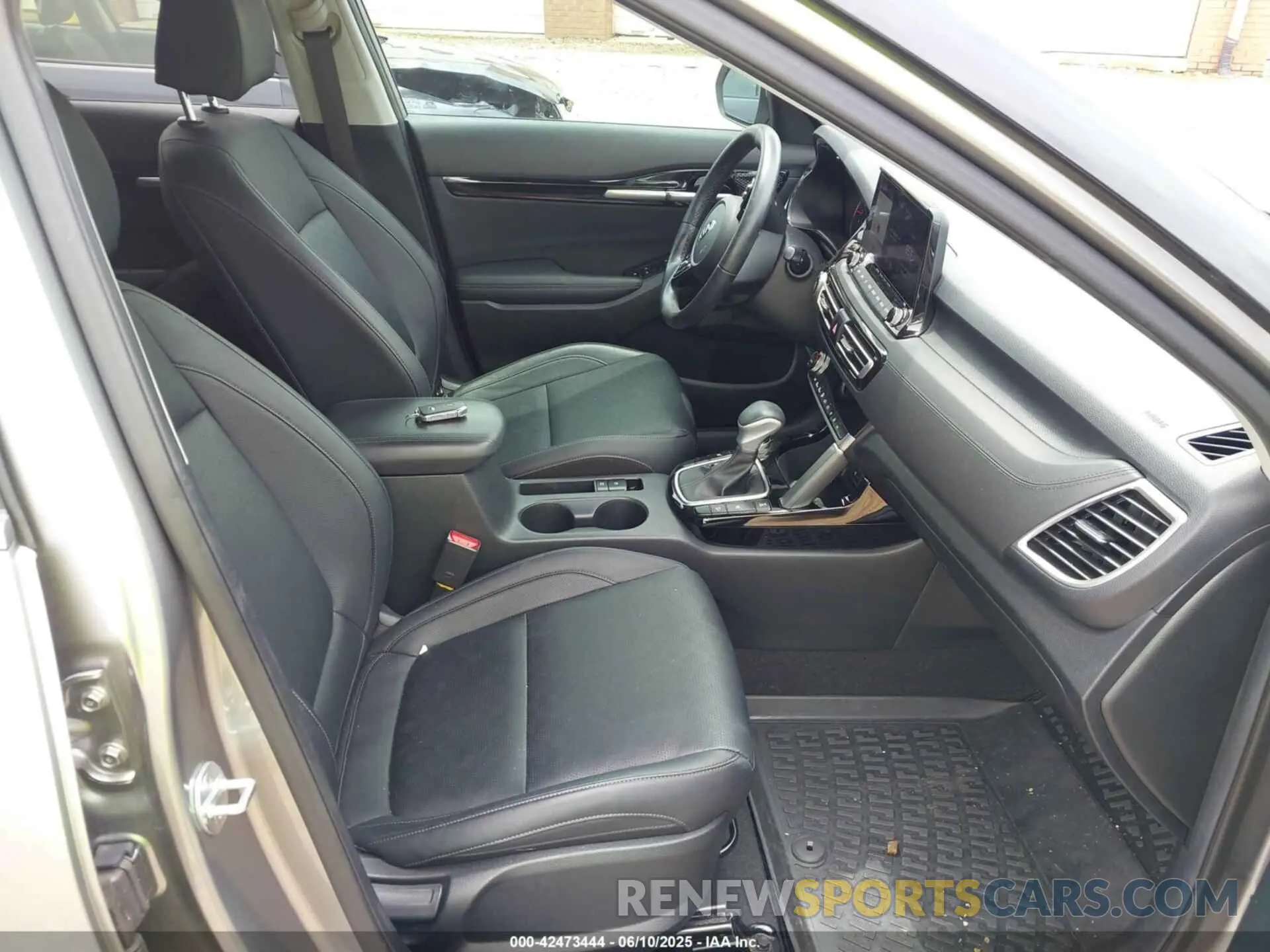 5 Photograph of a damaged car KNDETCA21M7143521 KIA SELTOS 2021