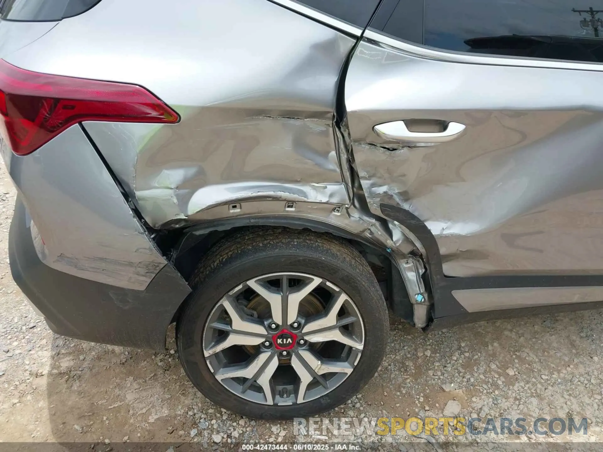 6 Photograph of a damaged car KNDETCA21M7143521 KIA SELTOS 2021