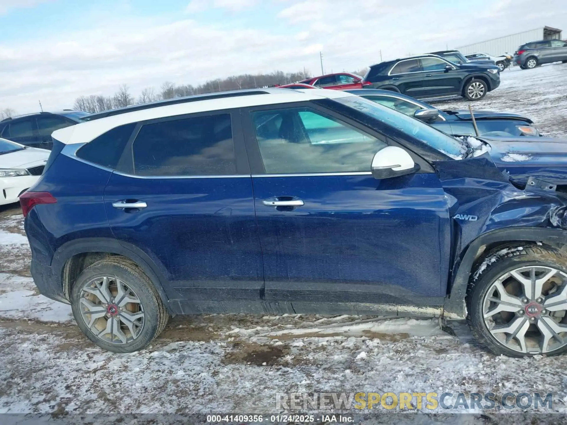 14 Photograph of a damaged car KNDETCA21M7185753 KIA SELTOS 2021