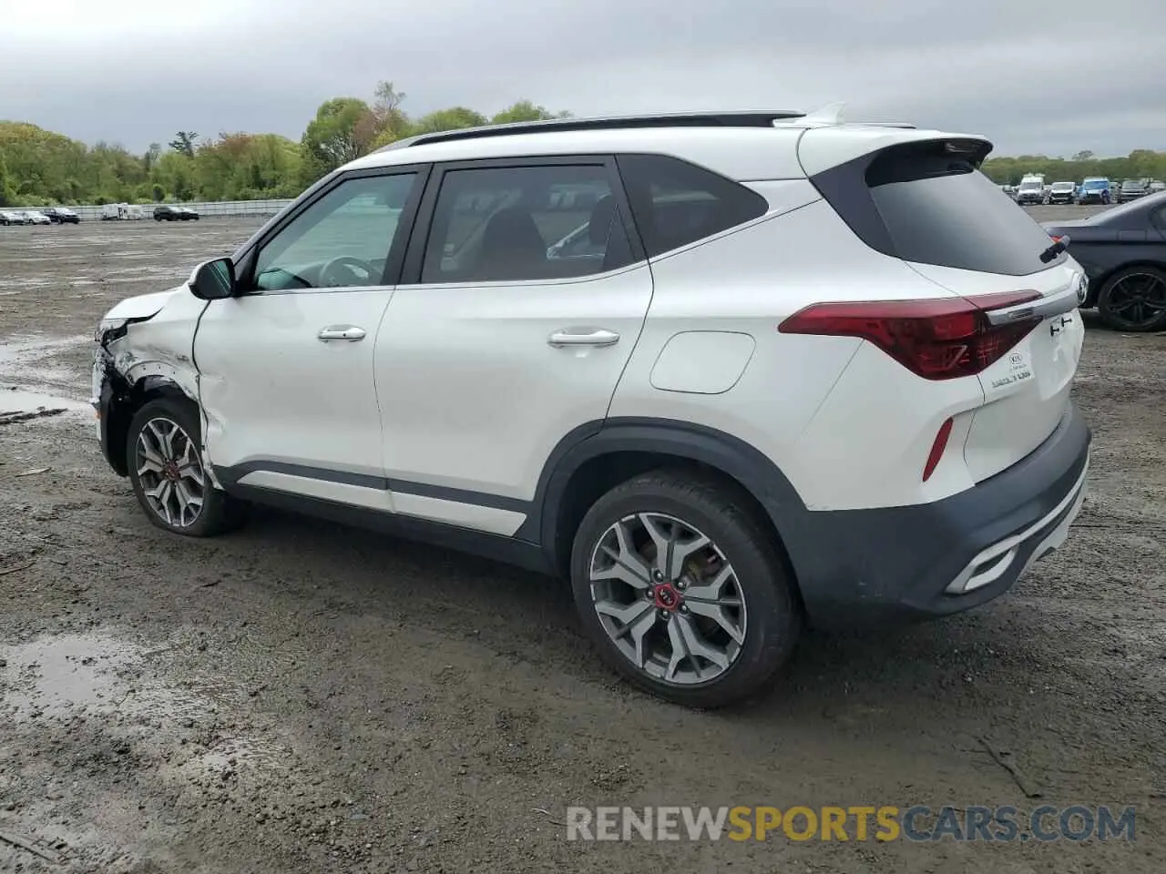 2 Photograph of a damaged car KNDETCA21M7189379 KIA SELTOS 2021