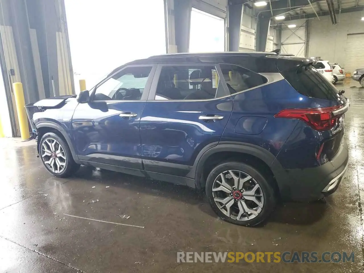 2 Photograph of a damaged car KNDETCA21M7214359 KIA SELTOS 2021