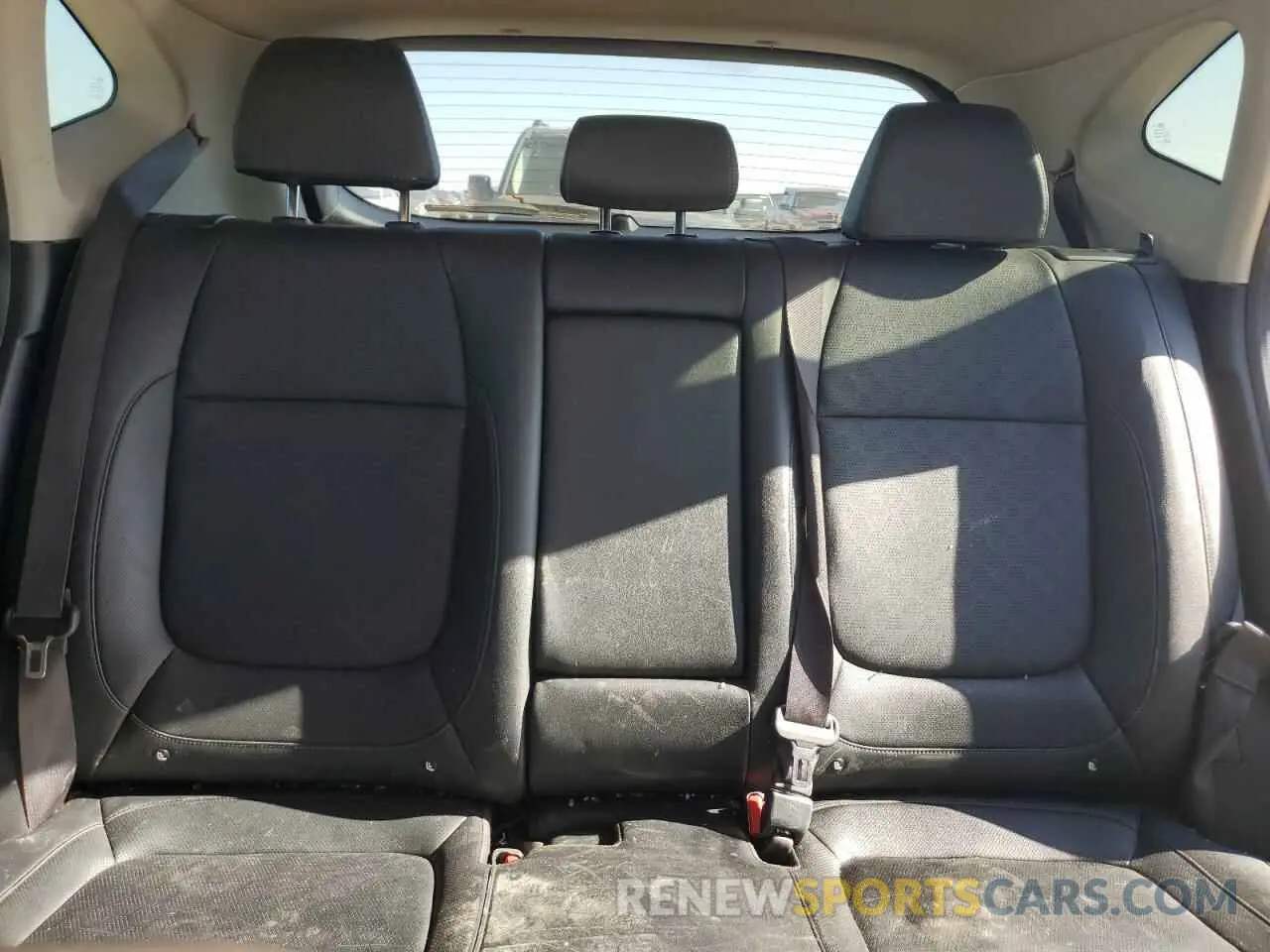 10 Photograph of a damaged car KNDETCA22M7054427 KIA SELTOS 2021