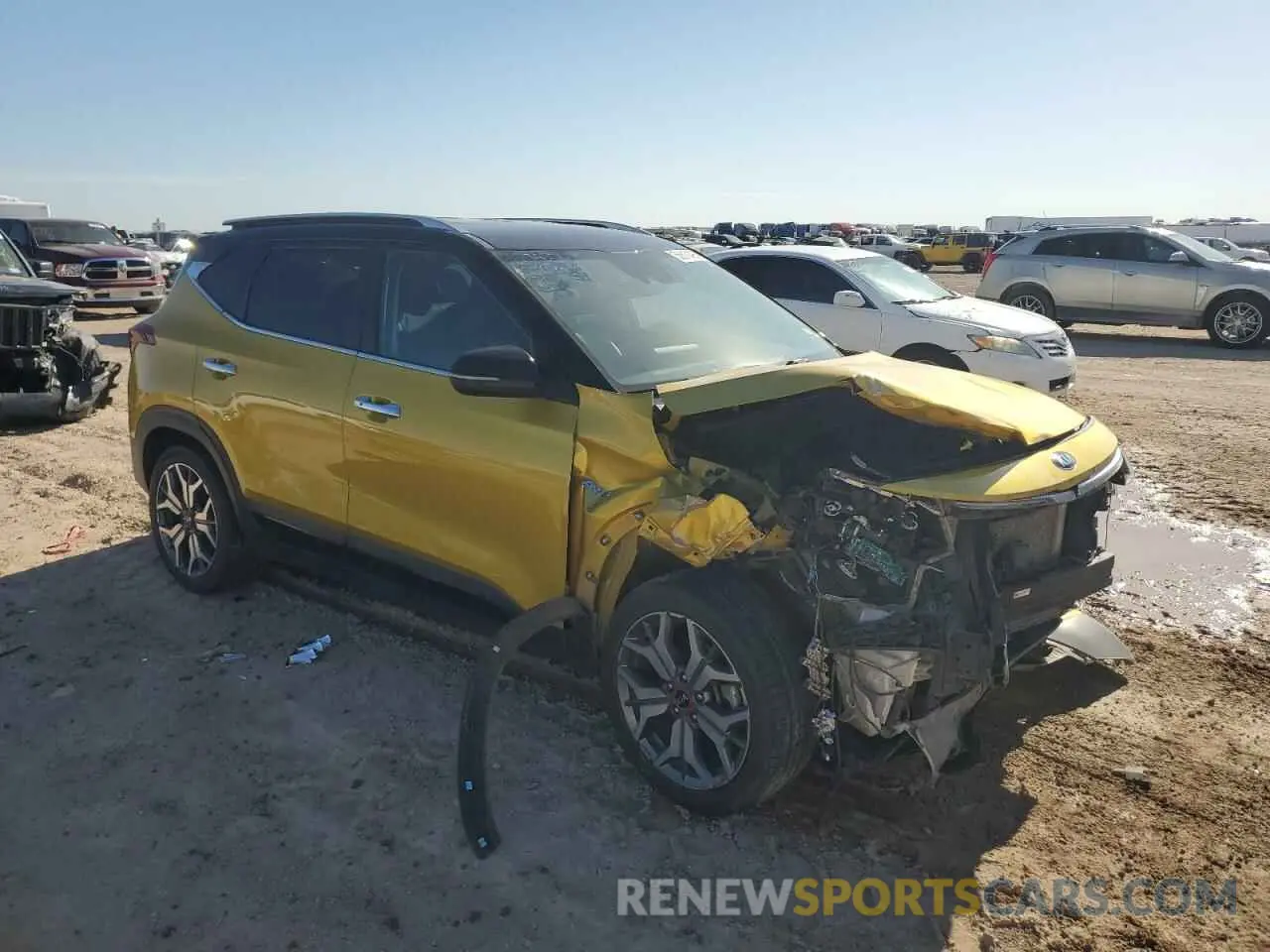 4 Photograph of a damaged car KNDETCA22M7054427 KIA SELTOS 2021