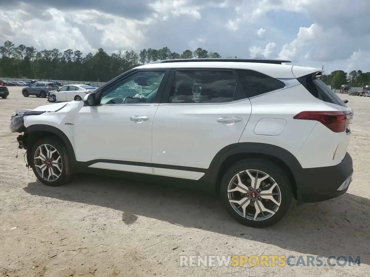 2 Photograph of a damaged car KNDETCA22M7082096 KIA SELTOS 2021
