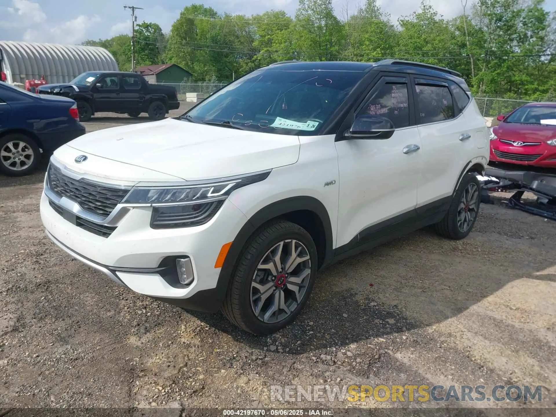 2 Photograph of a damaged car KNDETCA23M7218221 KIA SELTOS 2021