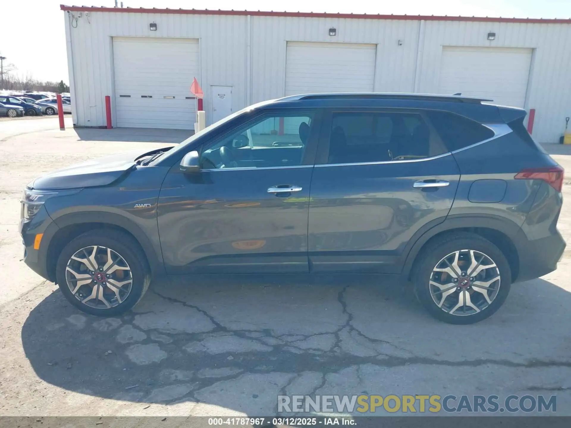 15 Photograph of a damaged car KNDETCA24M7116667 KIA SELTOS 2021