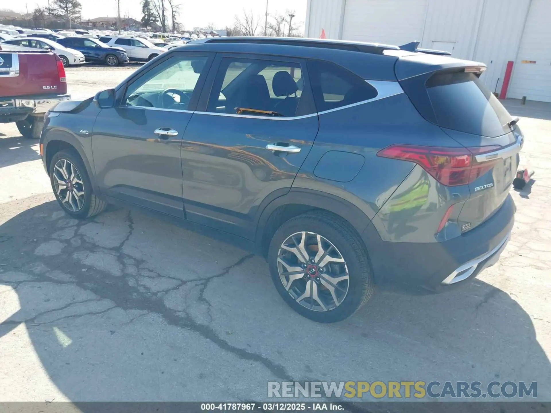 3 Photograph of a damaged car KNDETCA24M7116667 KIA SELTOS 2021