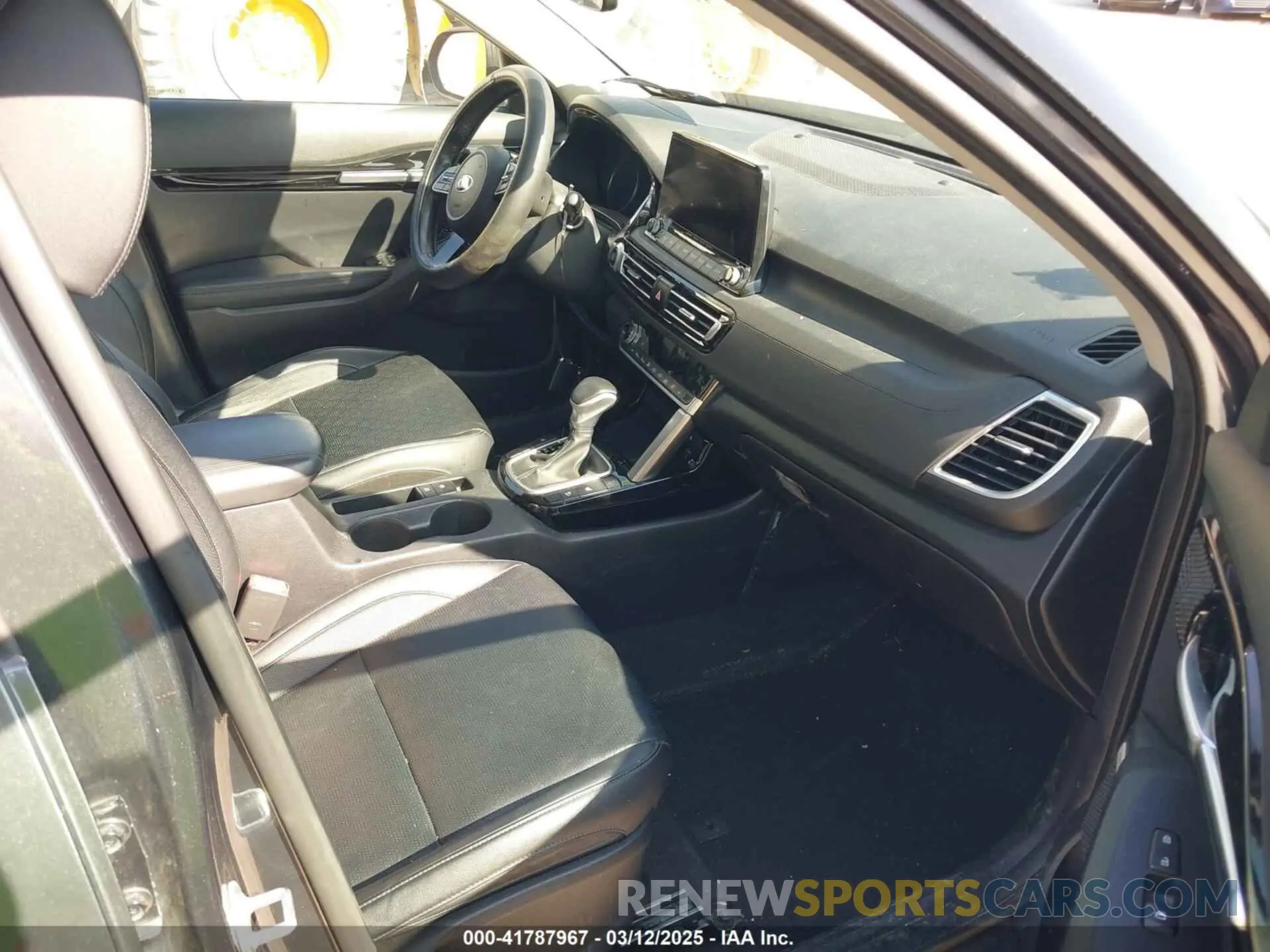 5 Photograph of a damaged car KNDETCA24M7116667 KIA SELTOS 2021