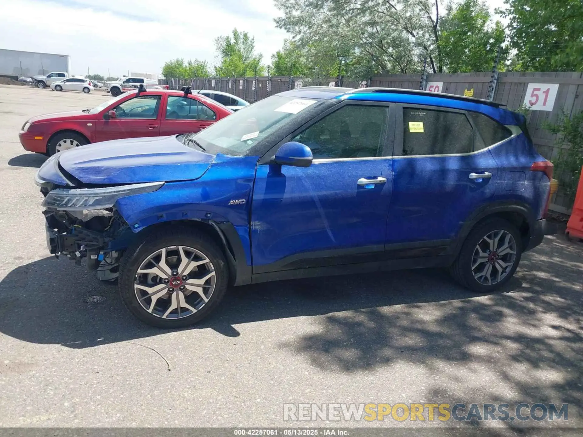 14 Photograph of a damaged car KNDETCA24M7127748 KIA SELTOS 2021