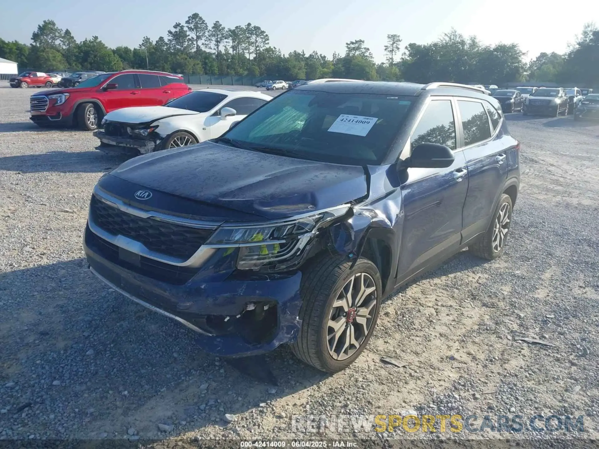 2 Photograph of a damaged car KNDETCA24M7209981 KIA SELTOS 2021