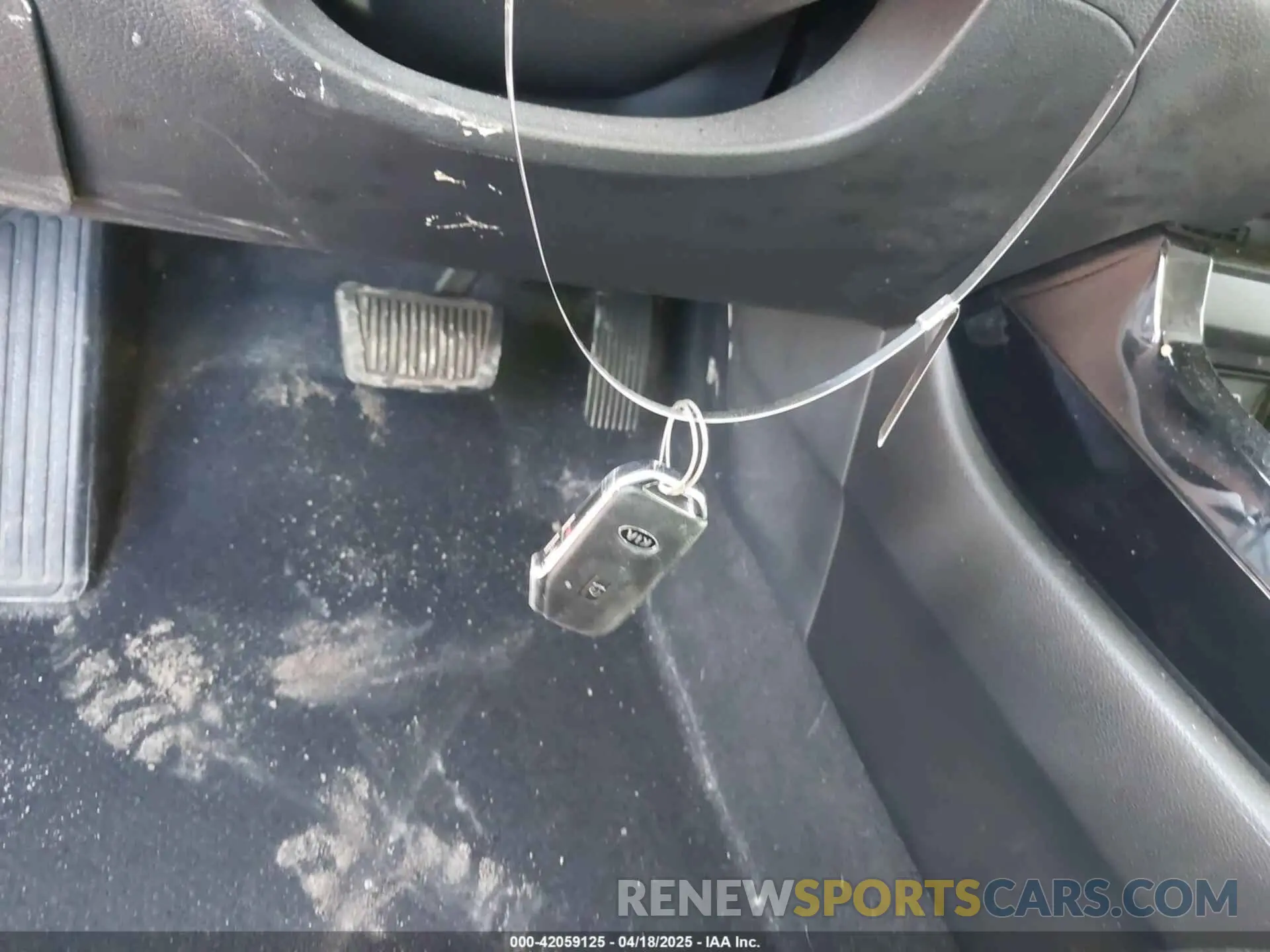 11 Photograph of a damaged car KNDETCA25M7073876 KIA SELTOS 2021