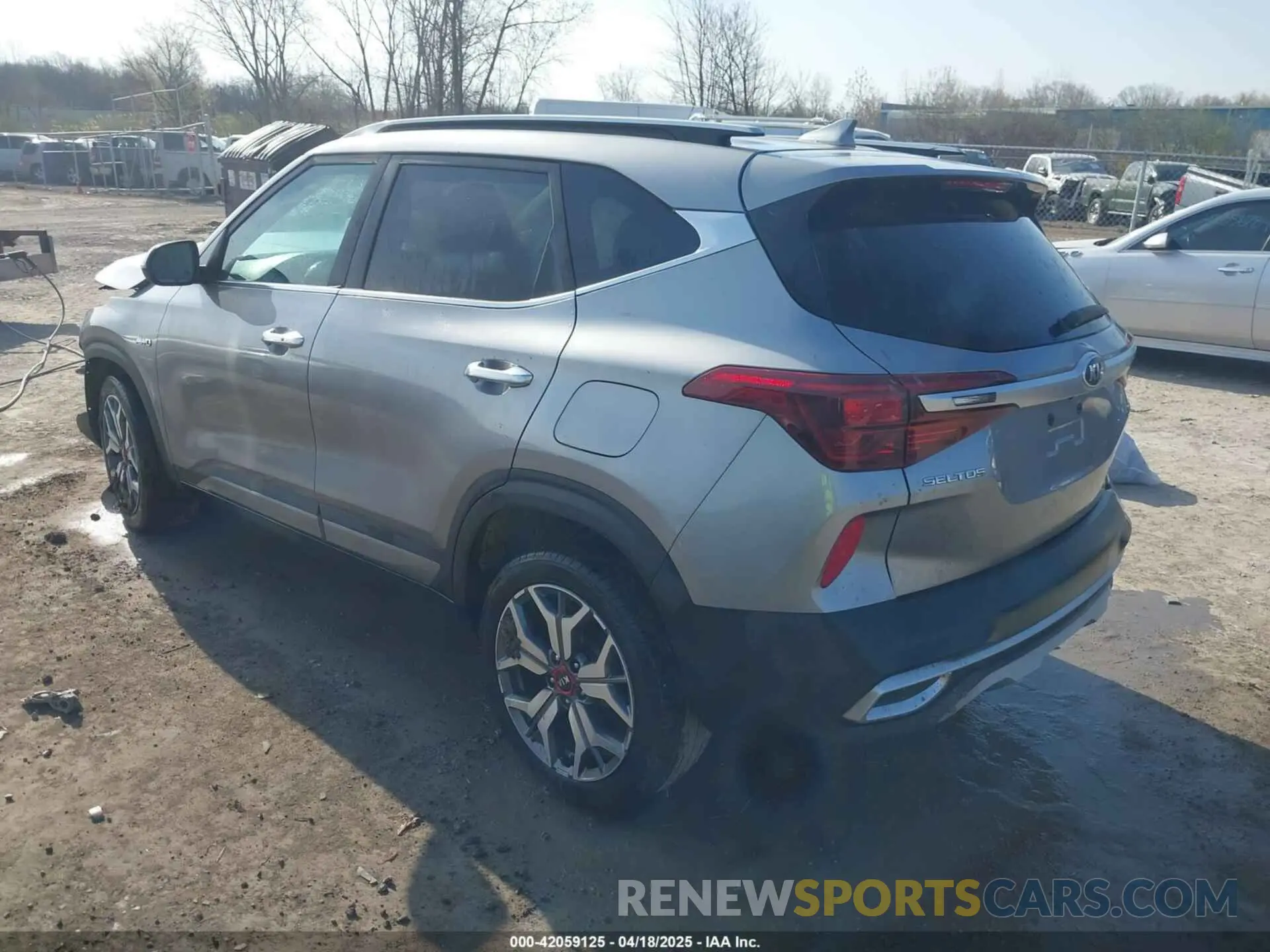 3 Photograph of a damaged car KNDETCA25M7073876 KIA SELTOS 2021