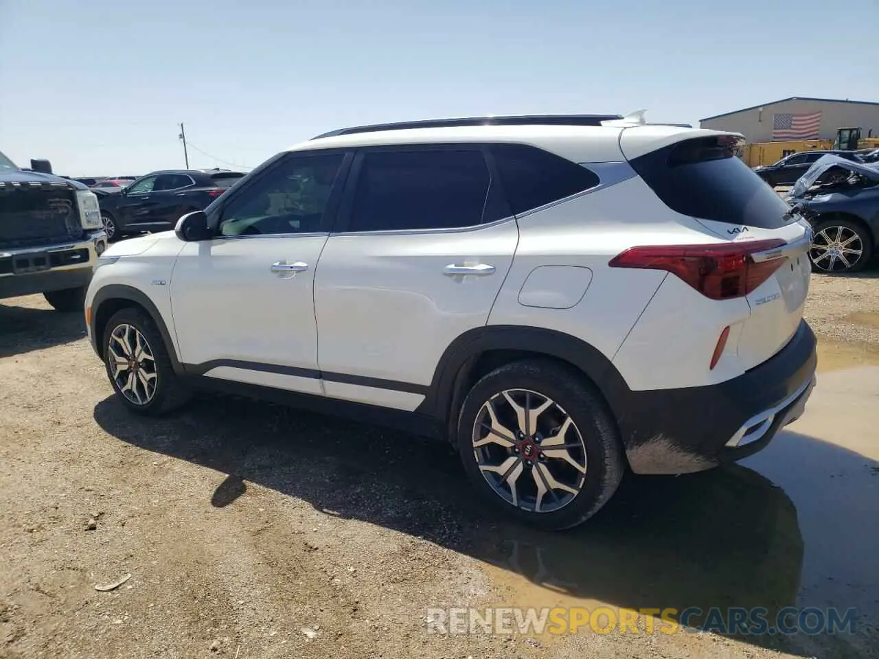 2 Photograph of a damaged car KNDETCA25M7139553 KIA SELTOS 2021
