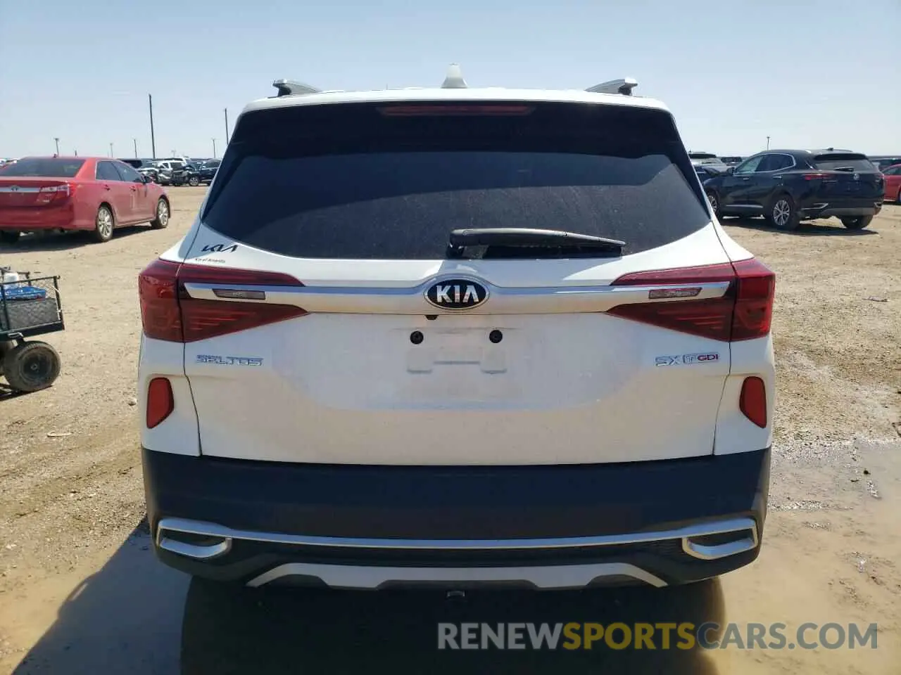 6 Photograph of a damaged car KNDETCA25M7139553 KIA SELTOS 2021