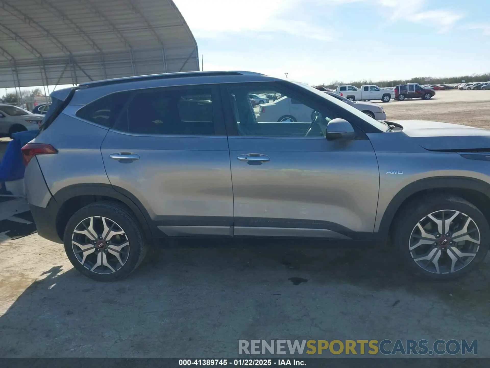 13 Photograph of a damaged car KNDETCA25M7197677 KIA SELTOS 2021