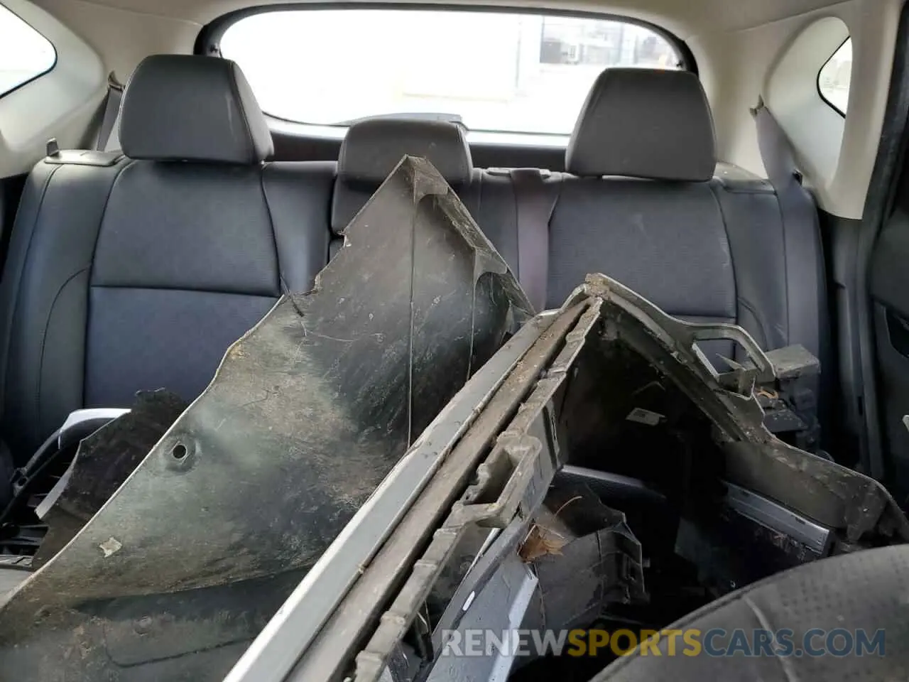10 Photograph of a damaged car KNDETCA26M7060649 KIA SELTOS 2021