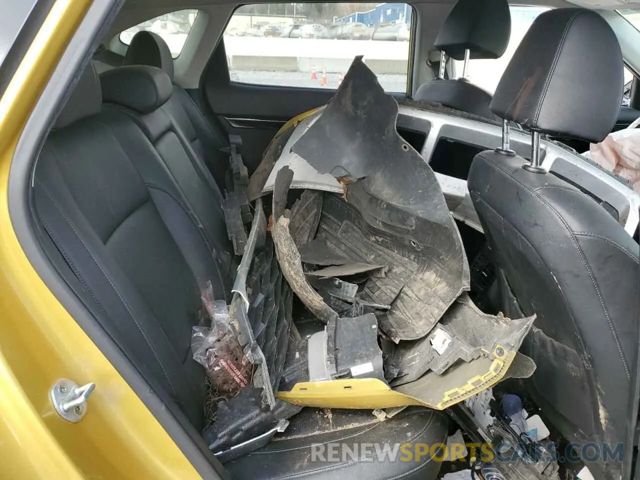11 Photograph of a damaged car KNDETCA26M7060649 KIA SELTOS 2021