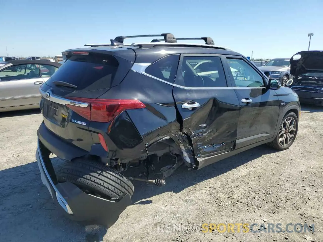 3 Photograph of a damaged car KNDETCA26M7074888 KIA SELTOS 2021