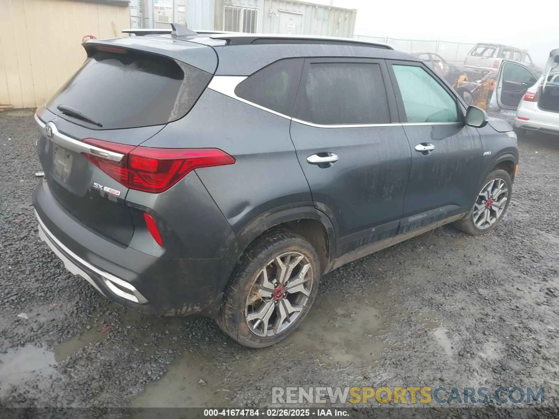4 Photograph of a damaged car KNDETCA26M7182220 KIA SELTOS 2021