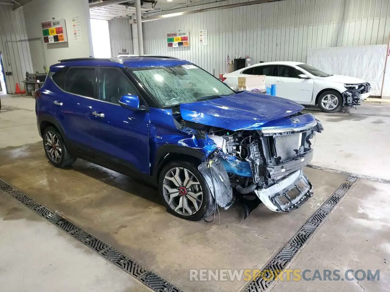 4 Photograph of a damaged car KNDETCA27M7183618 KIA SELTOS 2021