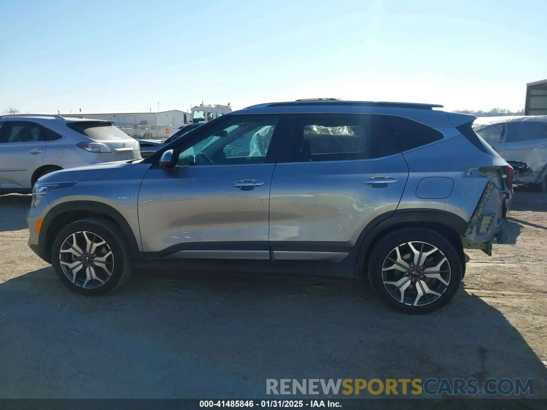 15 Photograph of a damaged car KNDETCA27M7186695 KIA SELTOS 2021