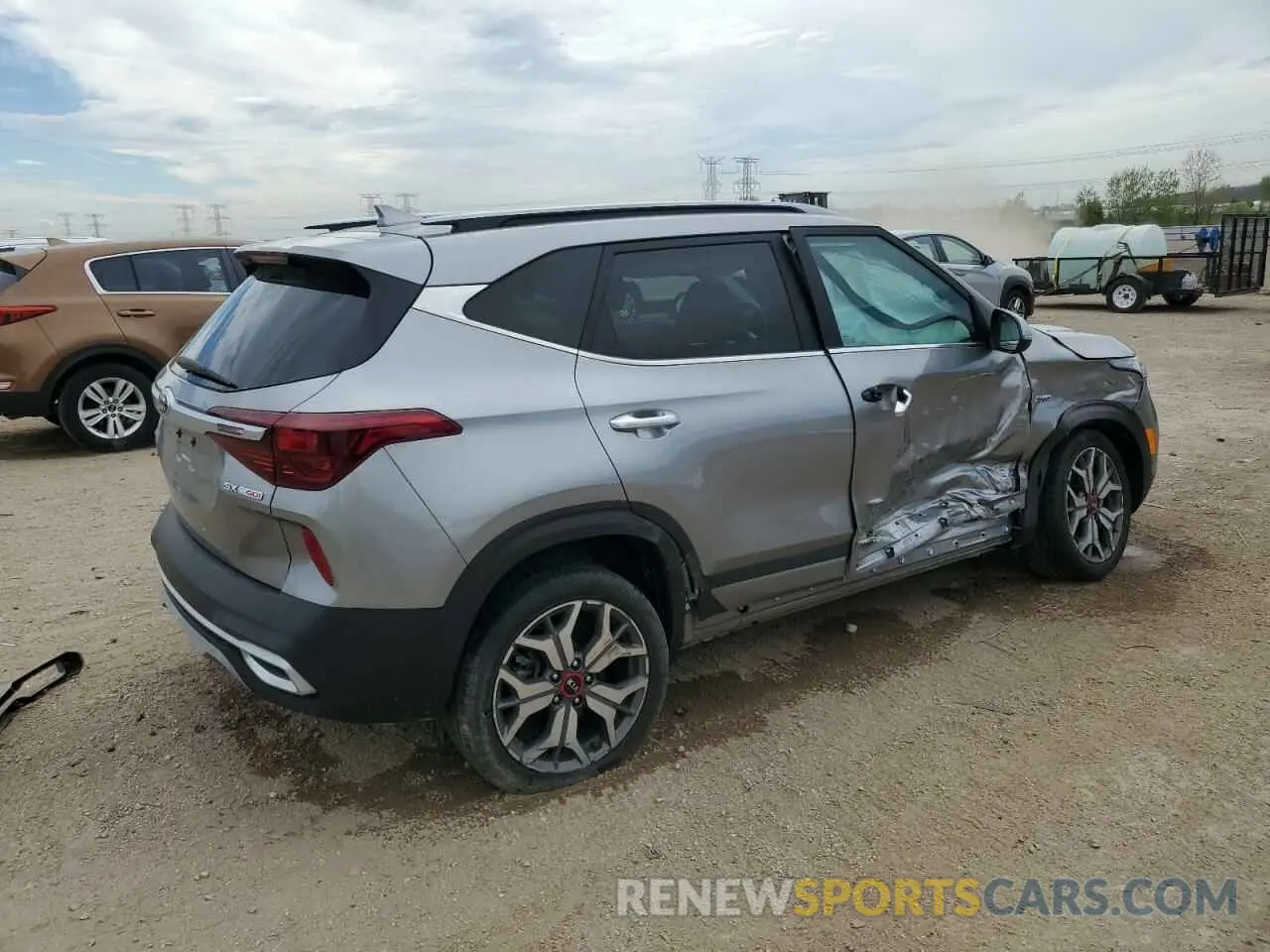 3 Photograph of a damaged car KNDETCA27M7218464 KIA SELTOS 2021