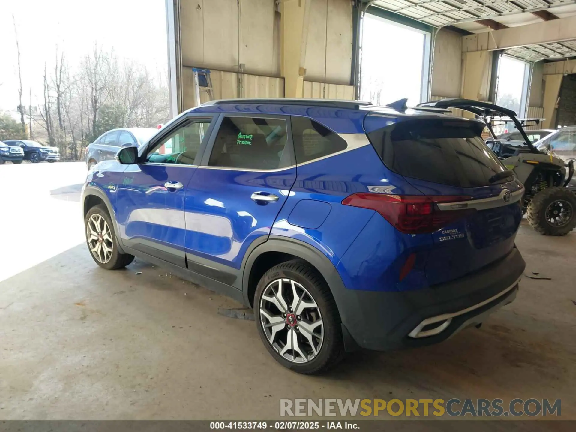 3 Photograph of a damaged car KNDETCA28M7154385 KIA SELTOS 2021