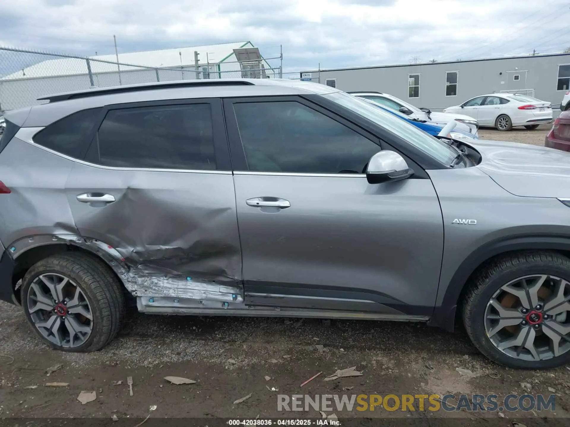 13 Photograph of a damaged car KNDETCA28M7161143 KIA SELTOS 2021