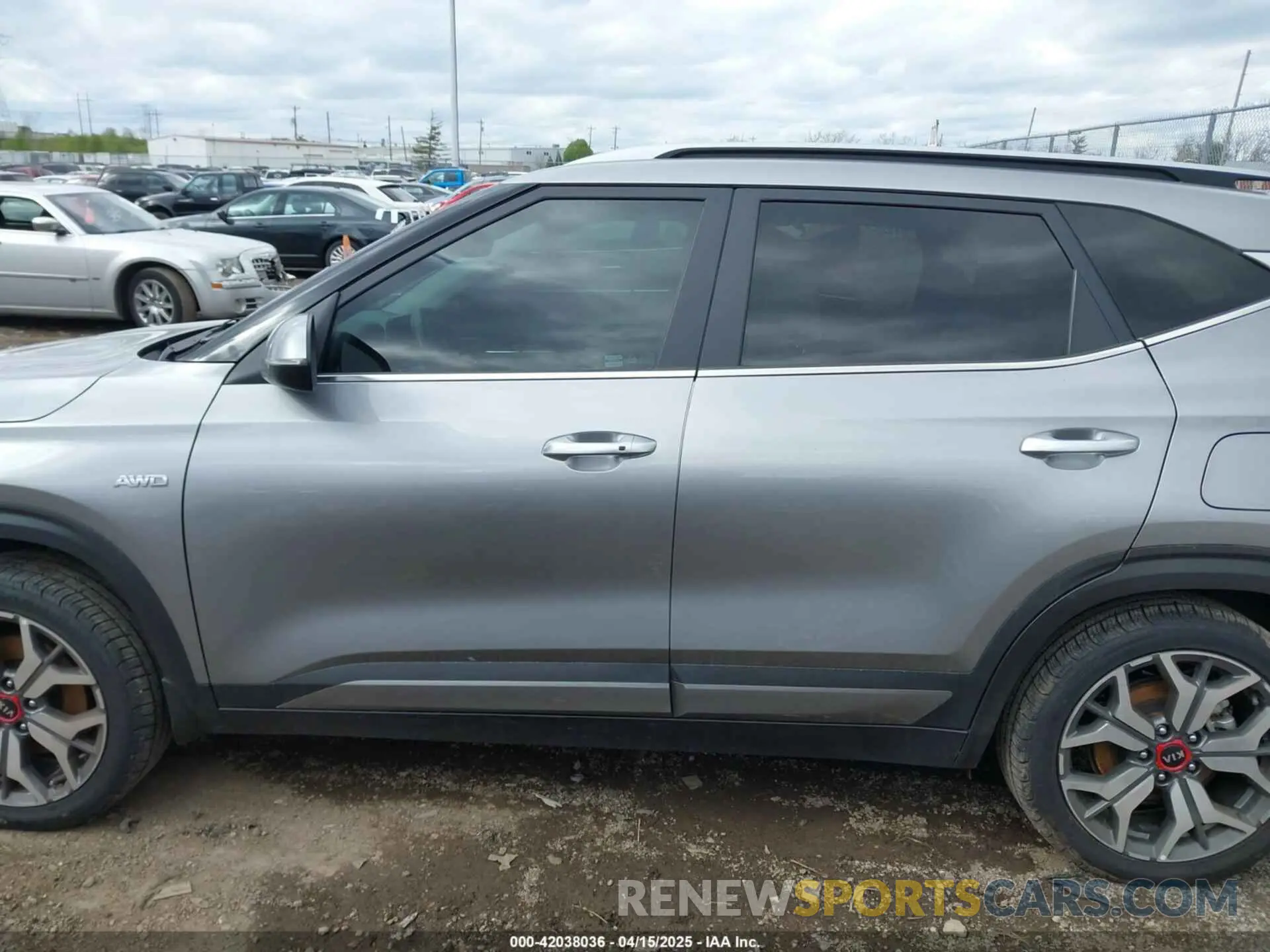 14 Photograph of a damaged car KNDETCA28M7161143 KIA SELTOS 2021
