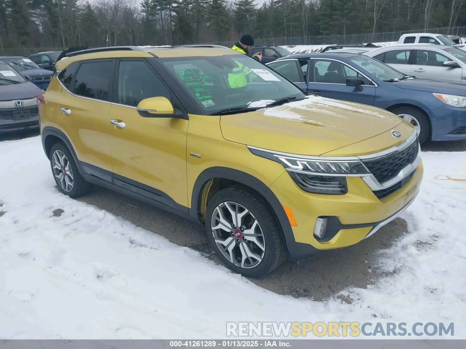 1 Photograph of a damaged car KNDETCA28M7166732 KIA SELTOS 2021