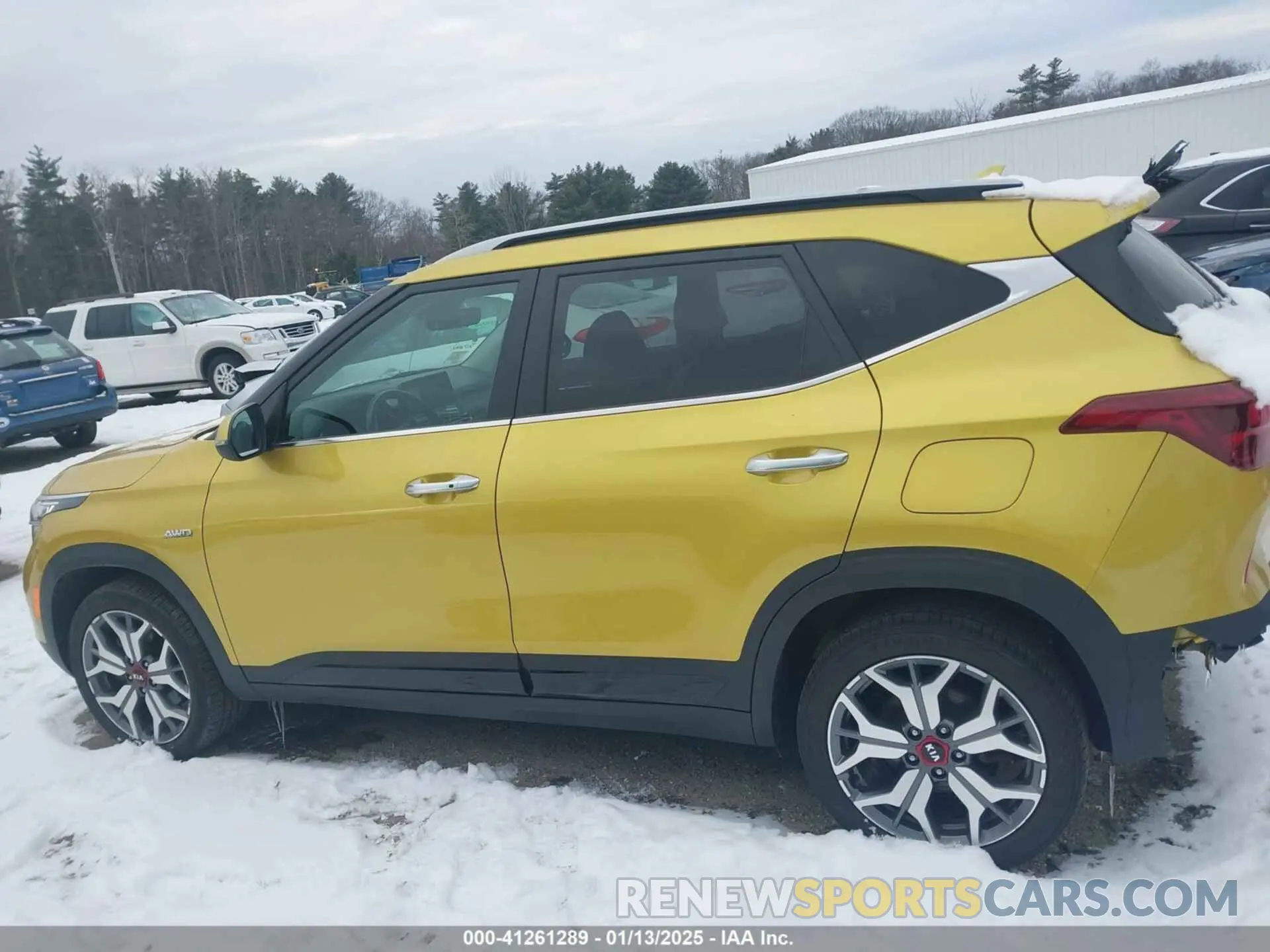 14 Photograph of a damaged car KNDETCA28M7166732 KIA SELTOS 2021