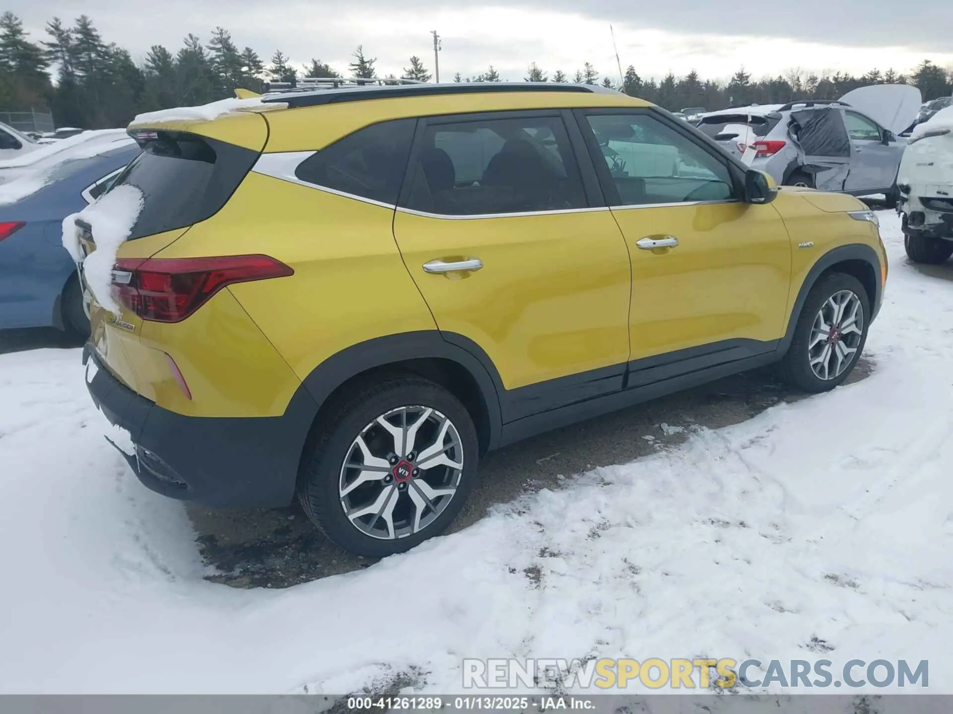4 Photograph of a damaged car KNDETCA28M7166732 KIA SELTOS 2021