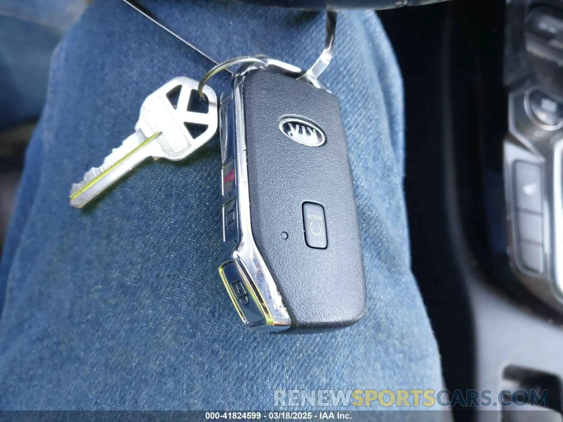 11 Photograph of a damaged car KNDETCA28M7206615 KIA SELTOS 2021