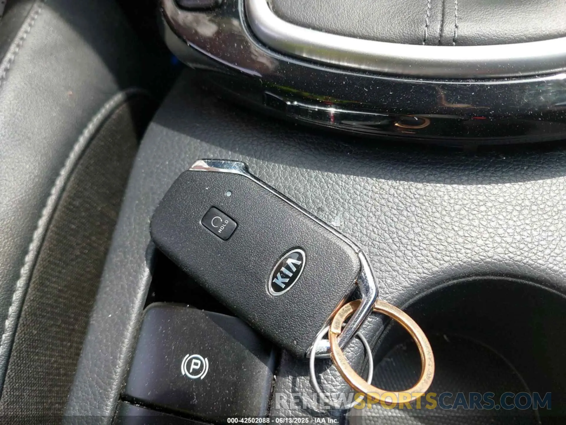 11 Photograph of a damaged car KNDETCA29M7074948 KIA SELTOS 2021