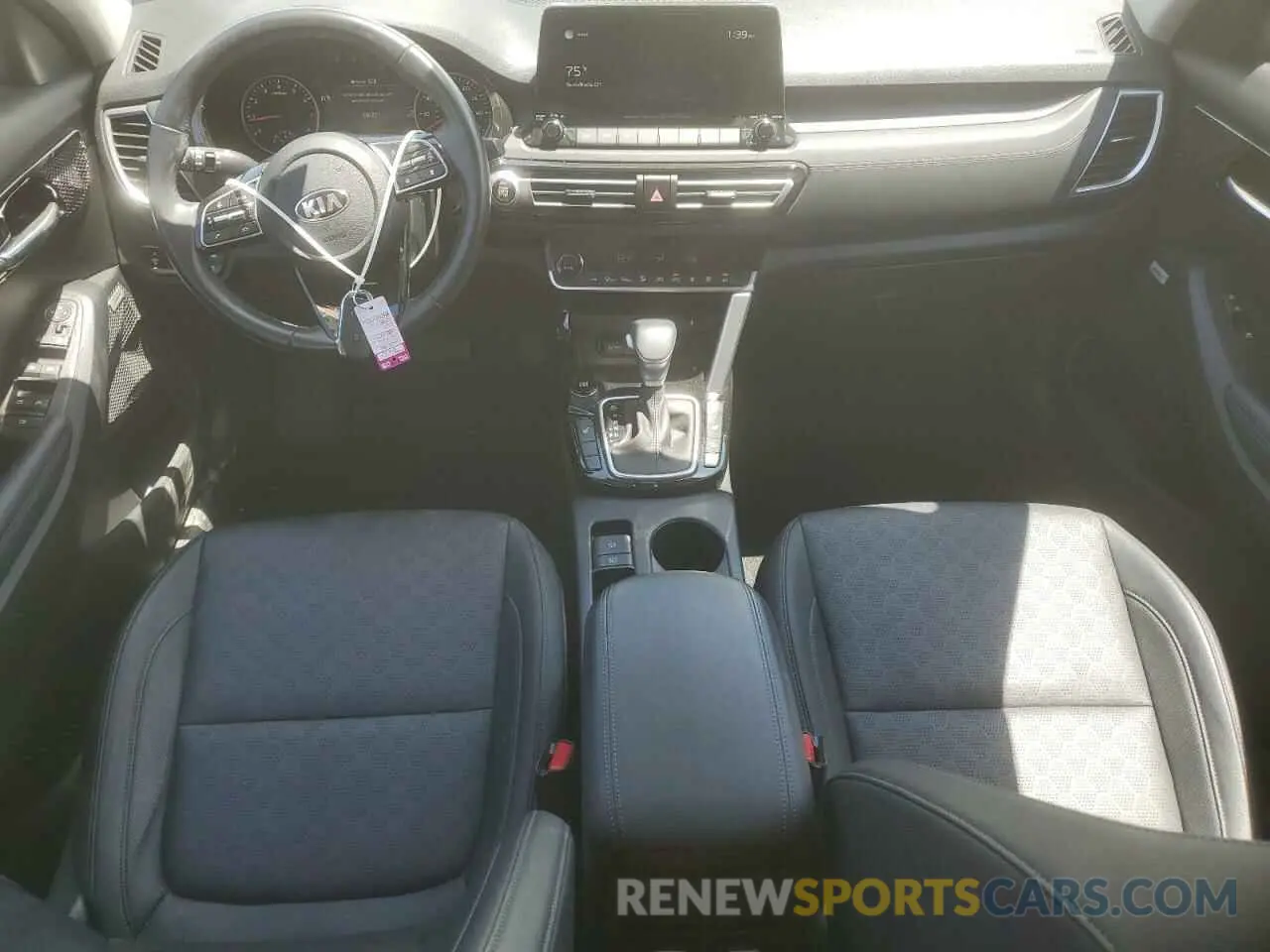 8 Photograph of a damaged car KNDETCA29M7220717 KIA SELTOS 2021