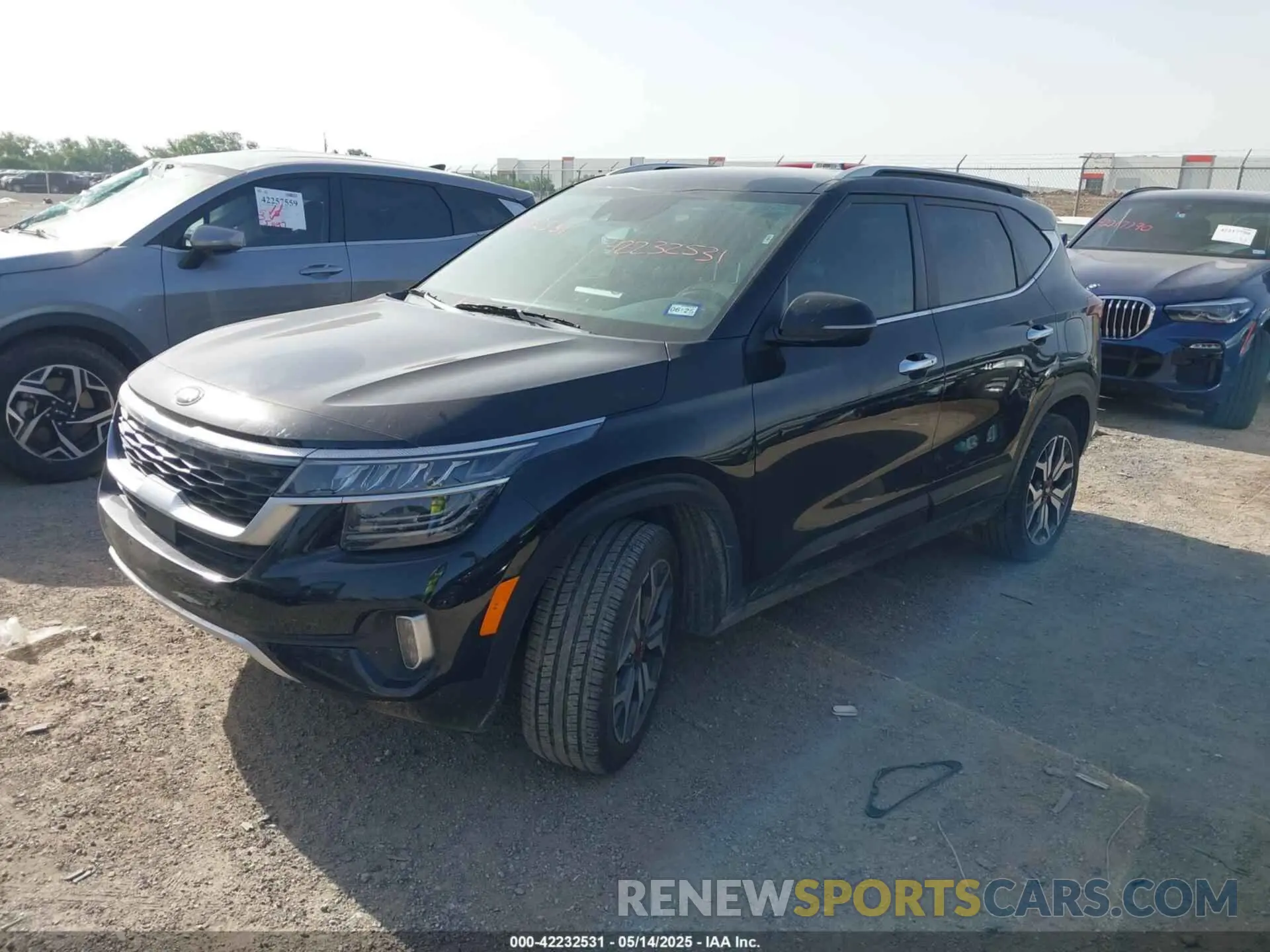 2 Photograph of a damaged car KNDETCA2XM7204218 KIA SELTOS 2021