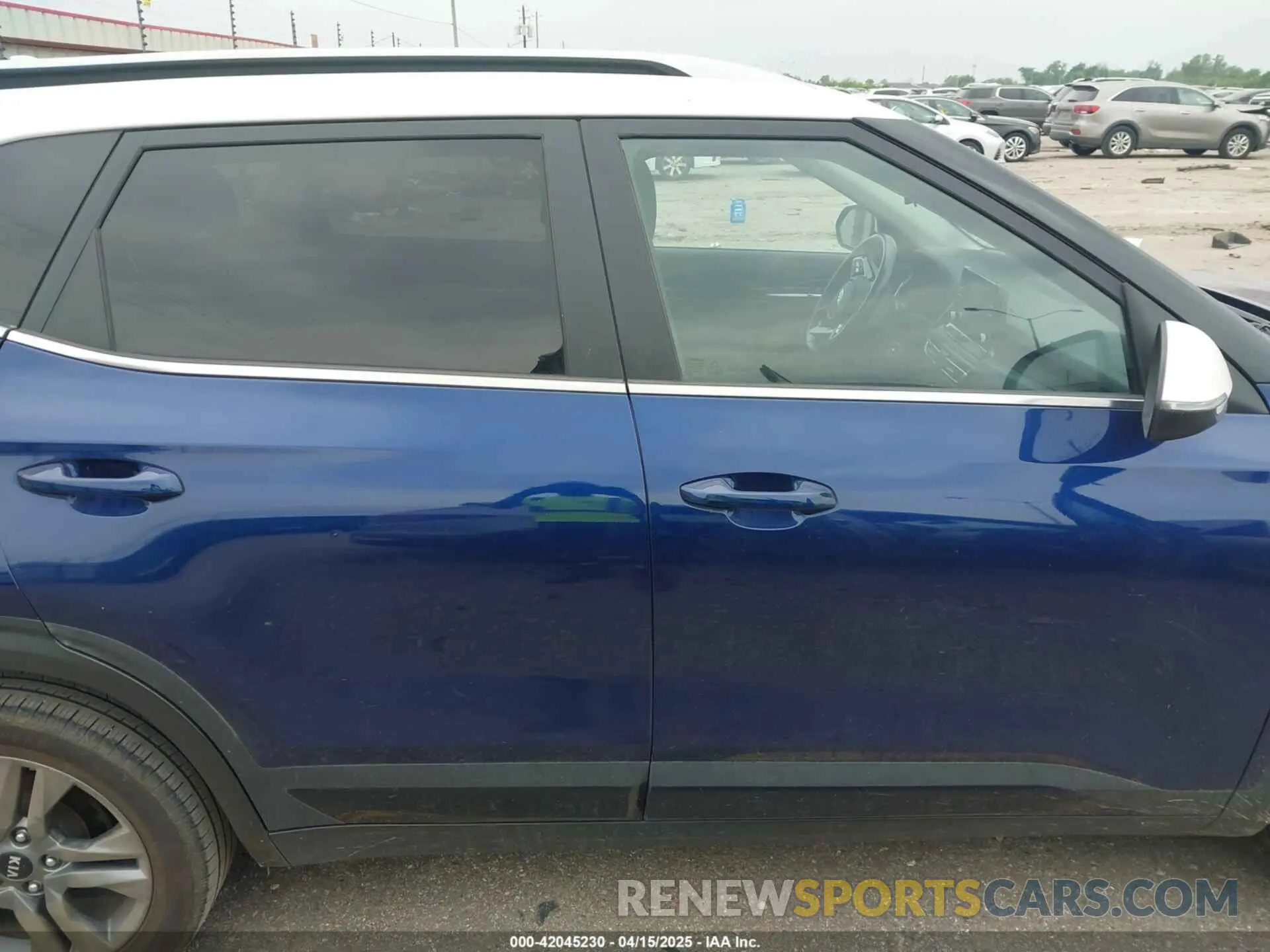 13 Photograph of a damaged car KNDEU2AA0M7058653 KIA SELTOS 2021