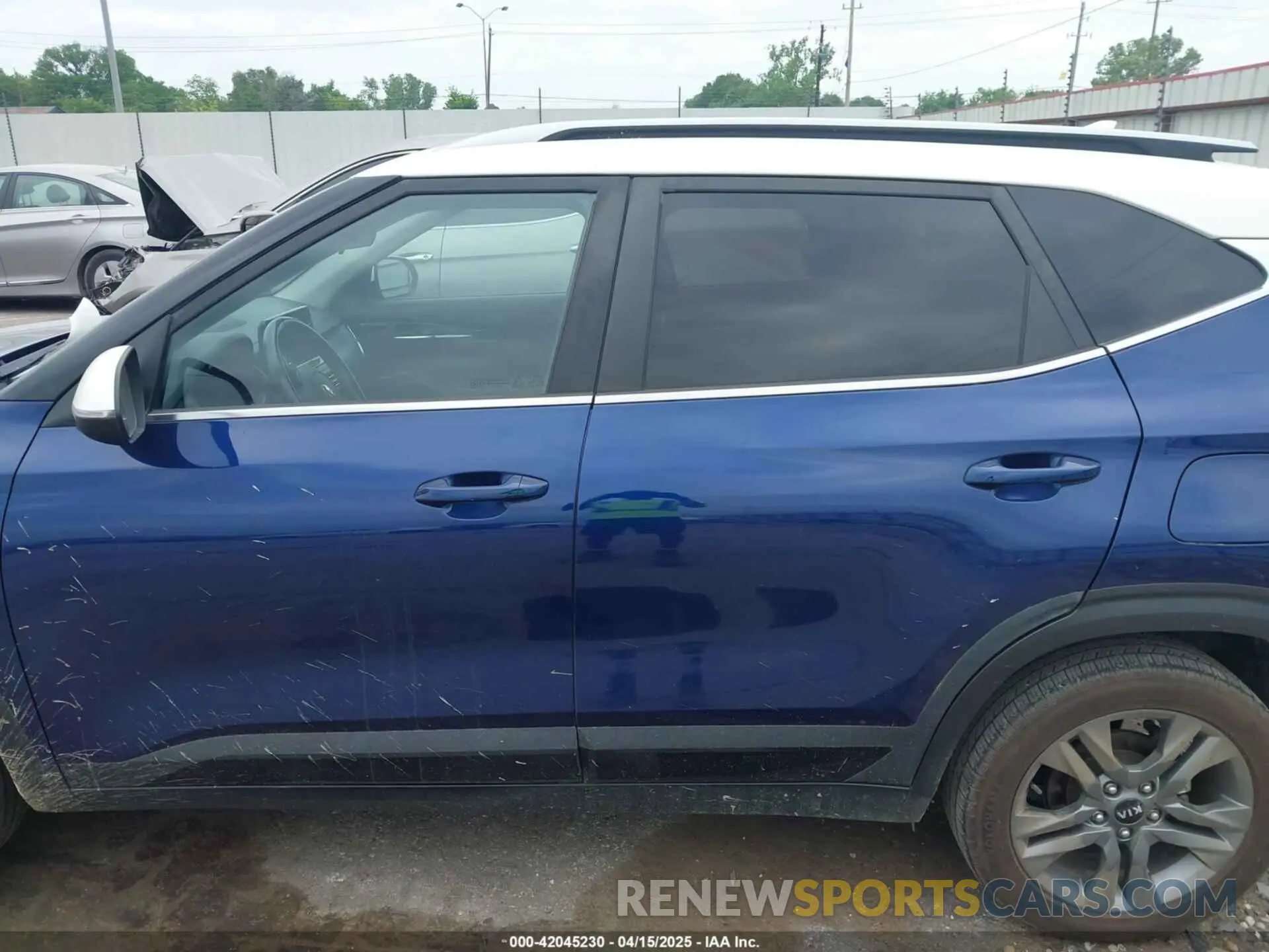 14 Photograph of a damaged car KNDEU2AA0M7058653 KIA SELTOS 2021
