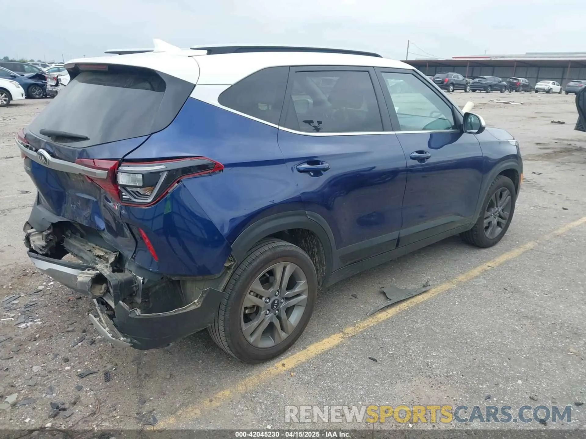 4 Photograph of a damaged car KNDEU2AA0M7058653 KIA SELTOS 2021