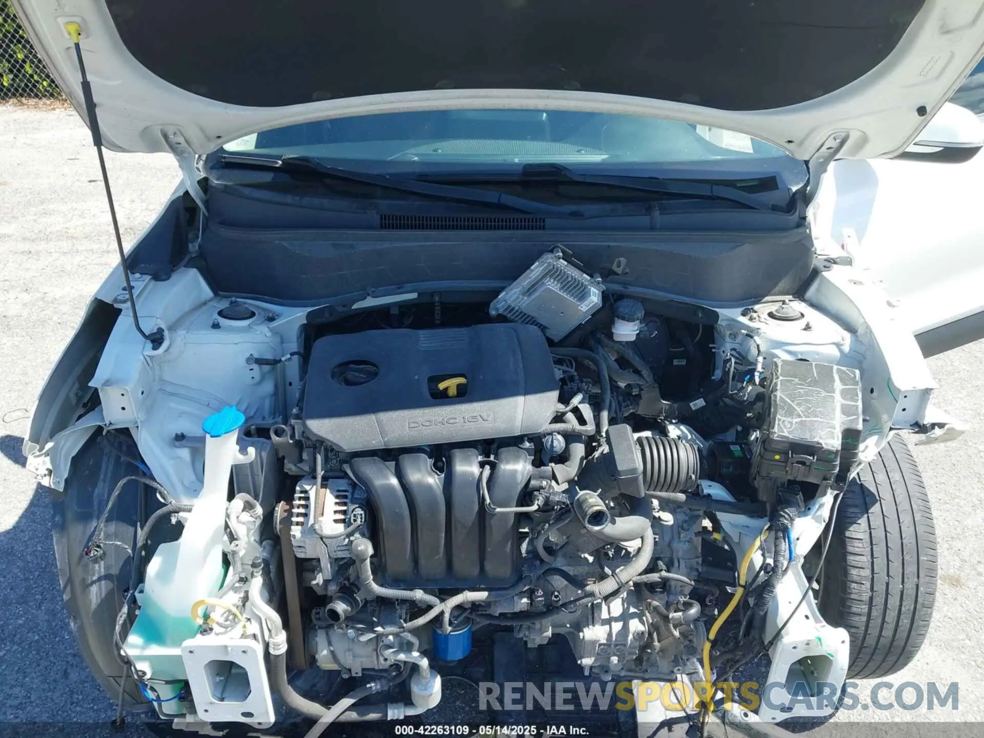 10 Photograph of a damaged car KNDEU2AA0M7096979 KIA SELTOS 2021