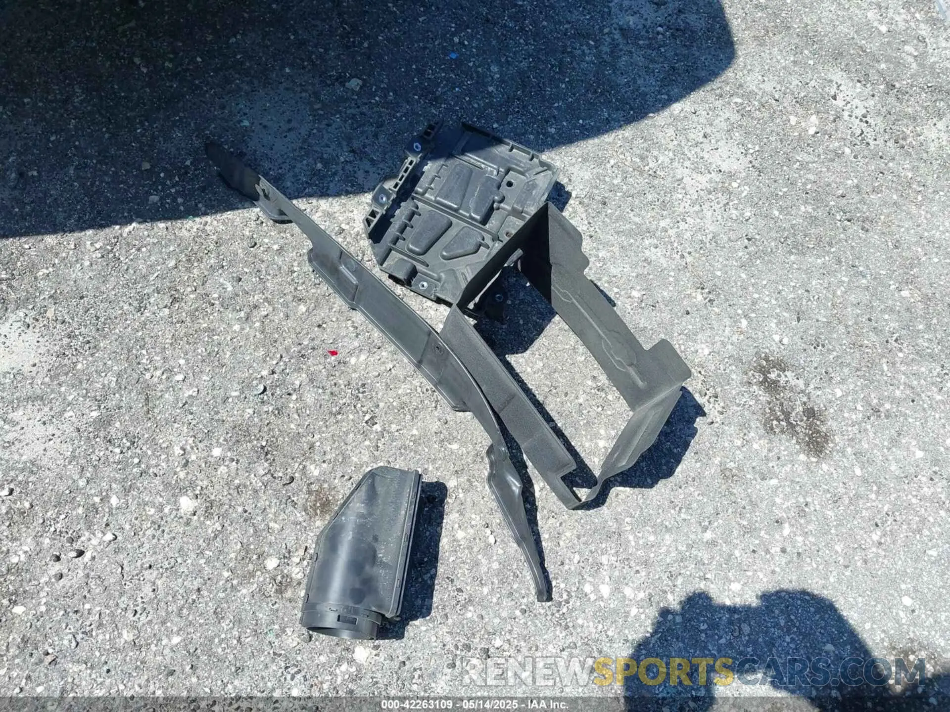 12 Photograph of a damaged car KNDEU2AA0M7096979 KIA SELTOS 2021