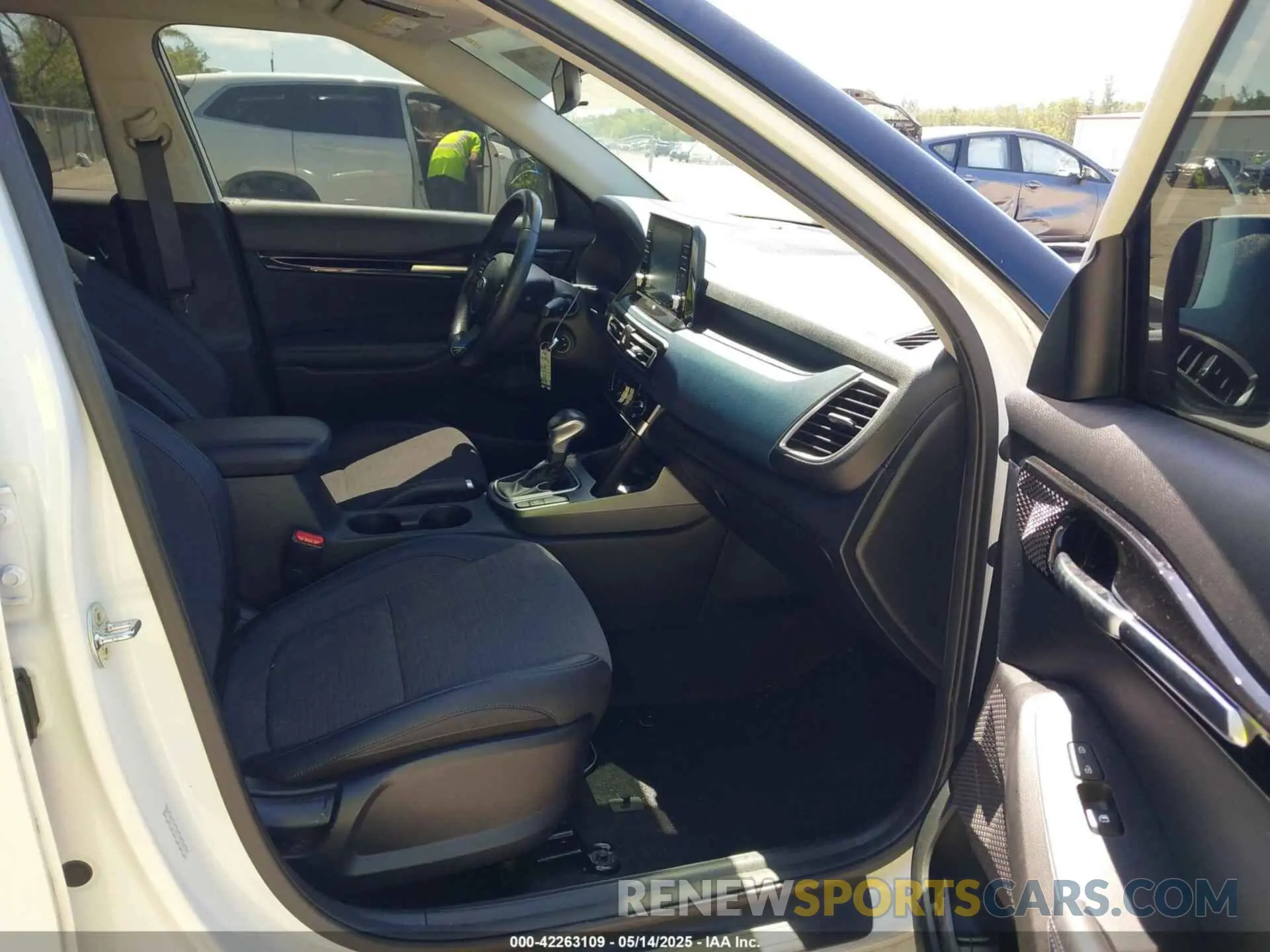 5 Photograph of a damaged car KNDEU2AA0M7096979 KIA SELTOS 2021